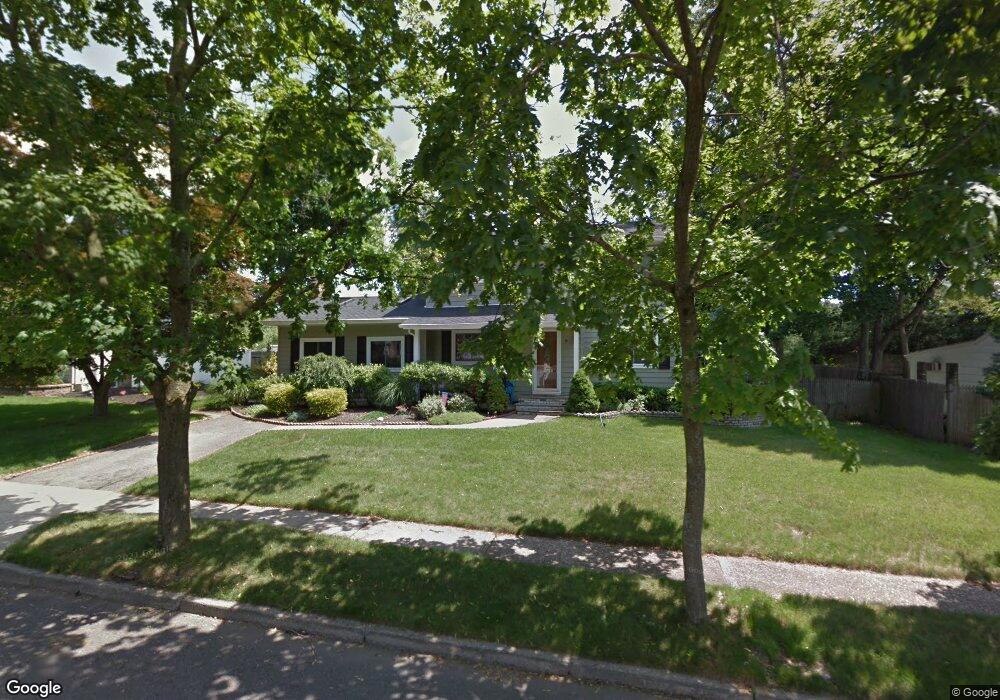 18 Shelton Ct, ComMacK, NY 11725 - photo 1