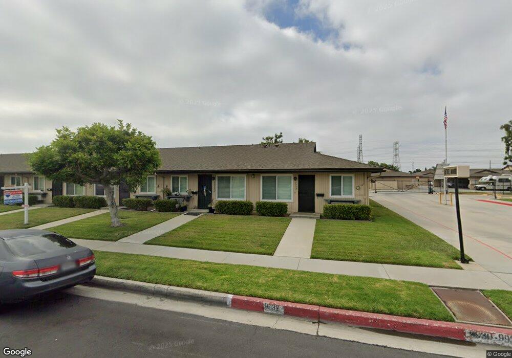 9920 1/2 Cedar St, Bellflower, CA 90706 - photo 1