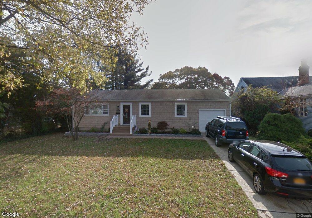 208 Farmers Ave, Lindenhurst, NY 11757 - photo 1