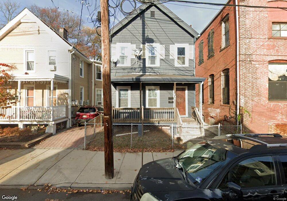 579 Nassau St unit 1, Orange, NJ 07050 - photo 1