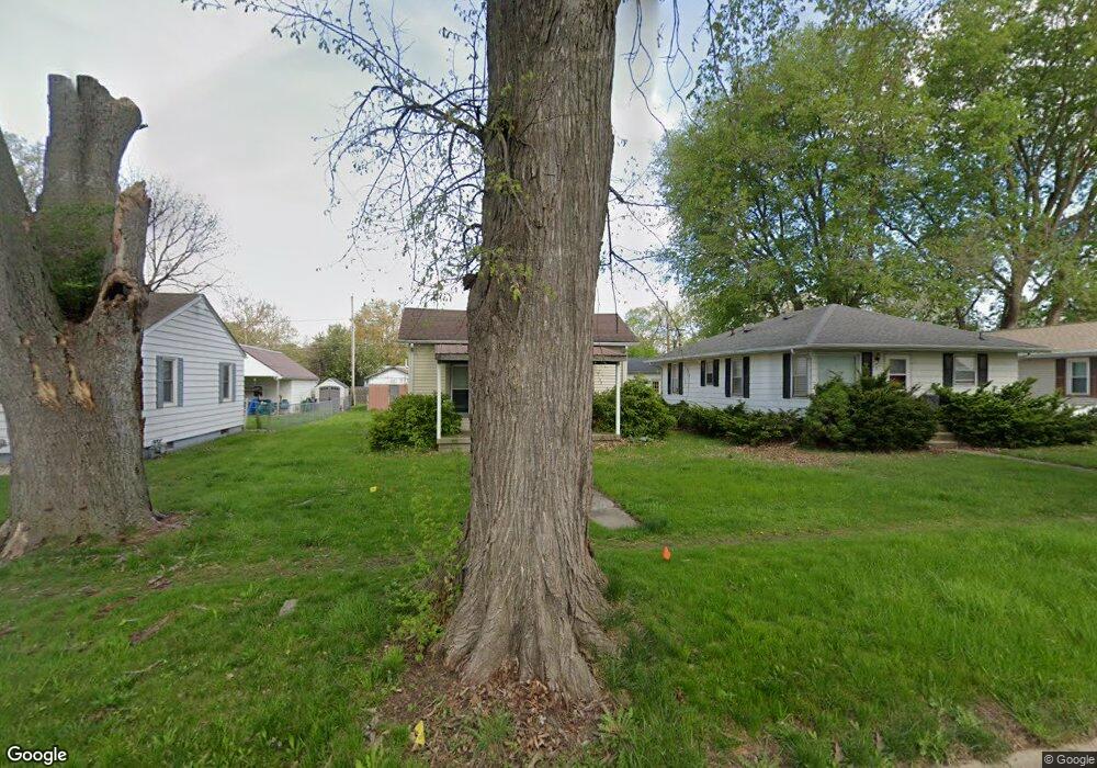 823 N Logan St, Lincoln, IL 62656 - photo 1