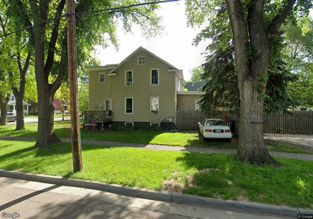 1442 8th Ave S, Fargo, ND 58103 - photo 1