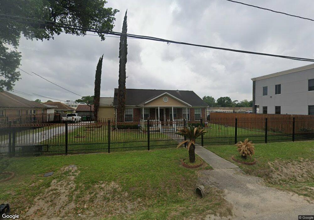 702 Reid St, Houston, TX 77022 - photo 1
