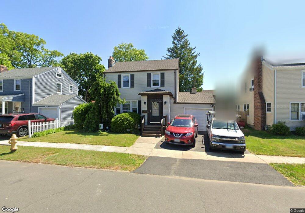 252 Taft St, Stratford, CT 06615 - photo 1