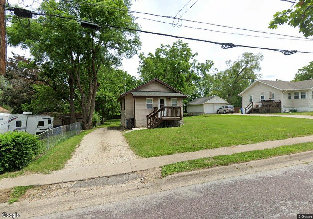 3509 E 32nd St, Des Moines, IA 50317 - photo 1