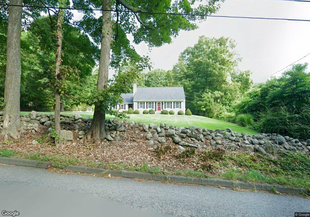 828 Fisher Rd, Fitchburg, MA 01420 - photo 1