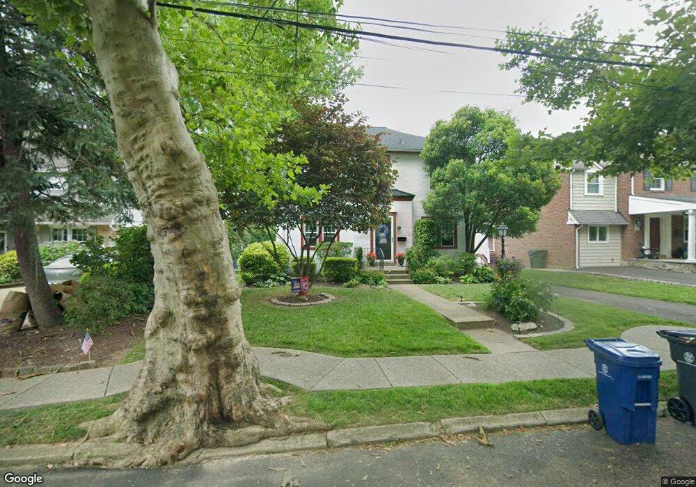 2040 Corinthian Ave, Abington, PA 19001 - photo 1