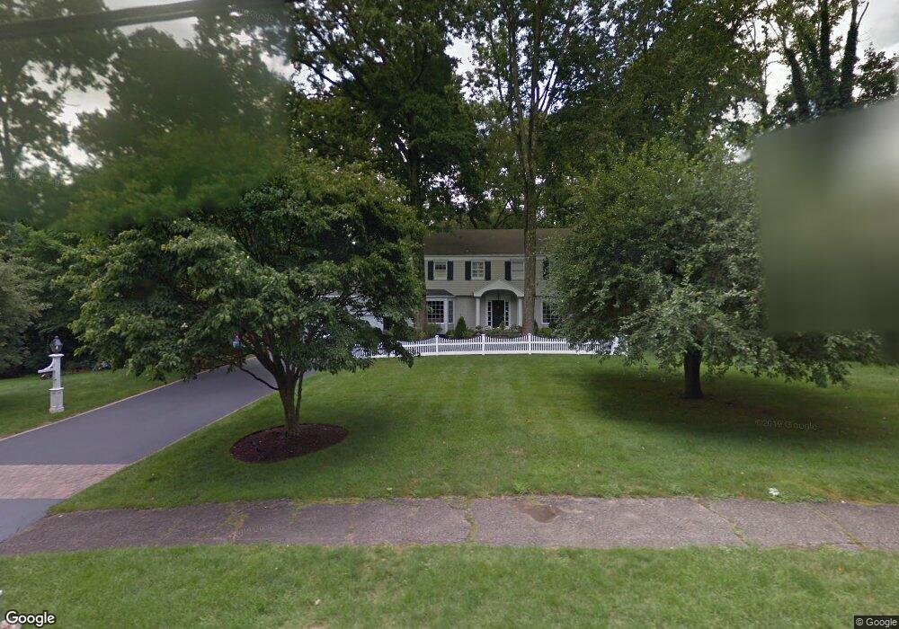 72 Putnam Rd, New Canaan, CT 06840 - photo 1