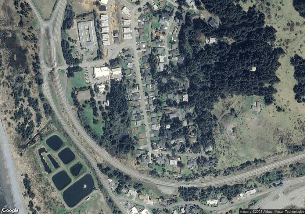 30327 Driftwood Dr, Gold Beach, OR 97444 - photo 1