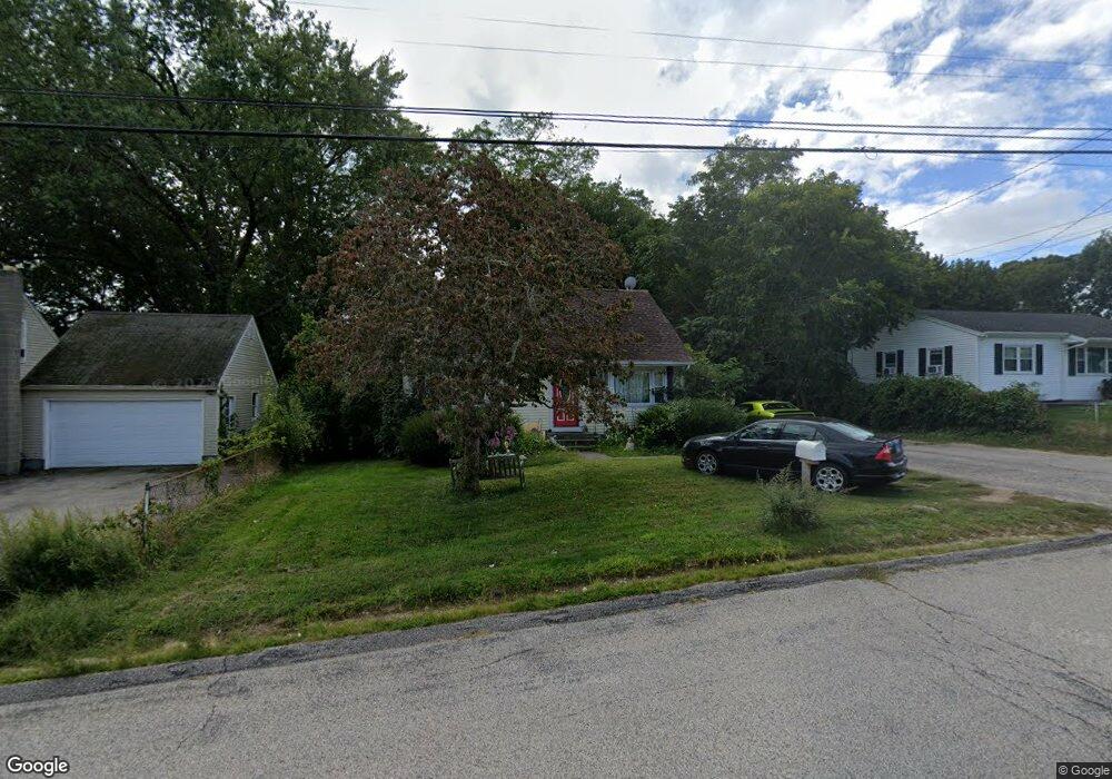 28 W Arch St, Pawcatuck, CT 06379 - photo 1