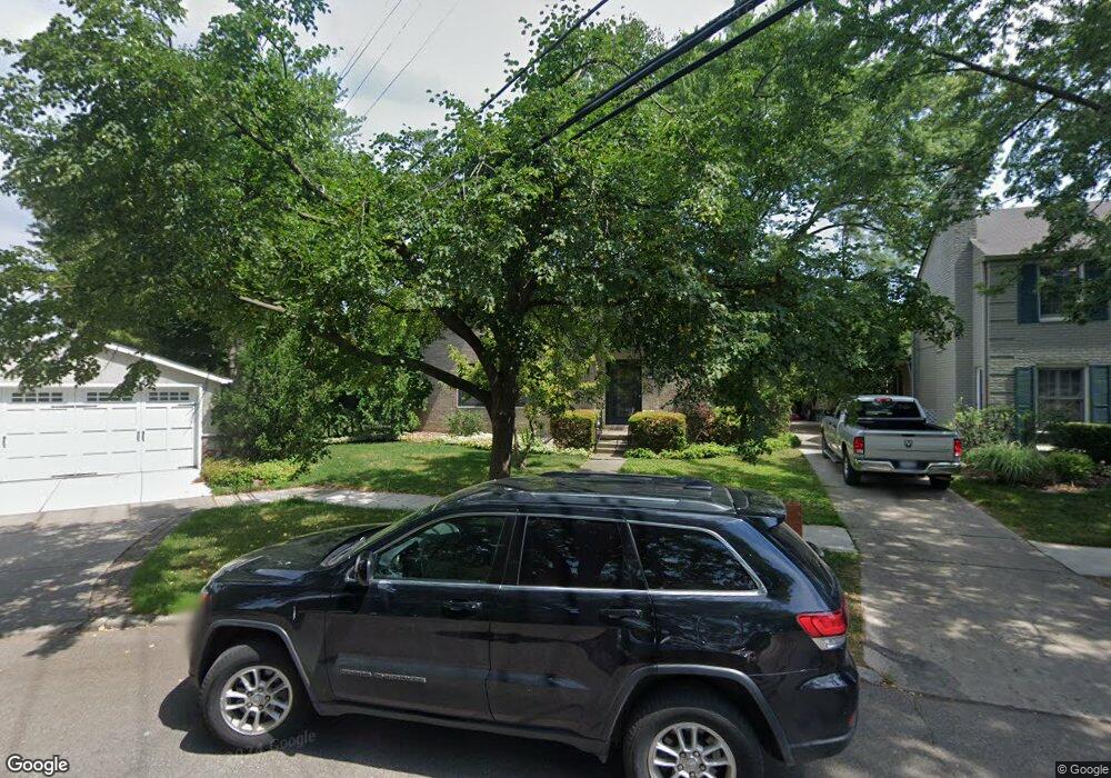 440 Lothrop Rd, Grosse Pointe Farms, MI 48236 - photo 1