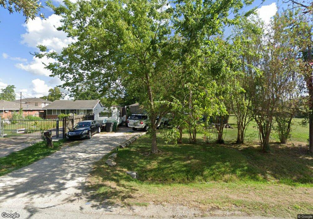 79 Melbourne St, Houston, TX 77022 - photo 1