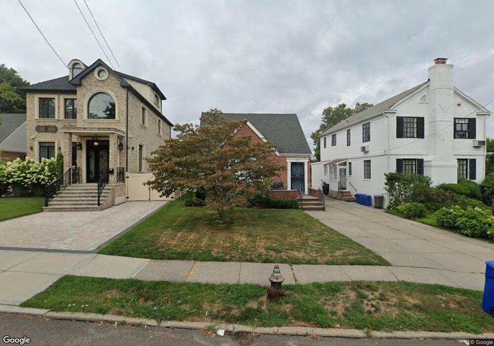 8038 Chevy Chase St, Jamaica, NY 11432 - photo 1