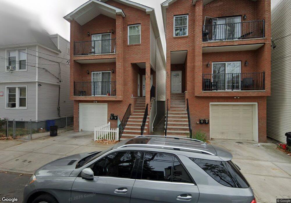 239 Pearsall Ave unit 1, Jersey City, NJ 07305 - photo 1