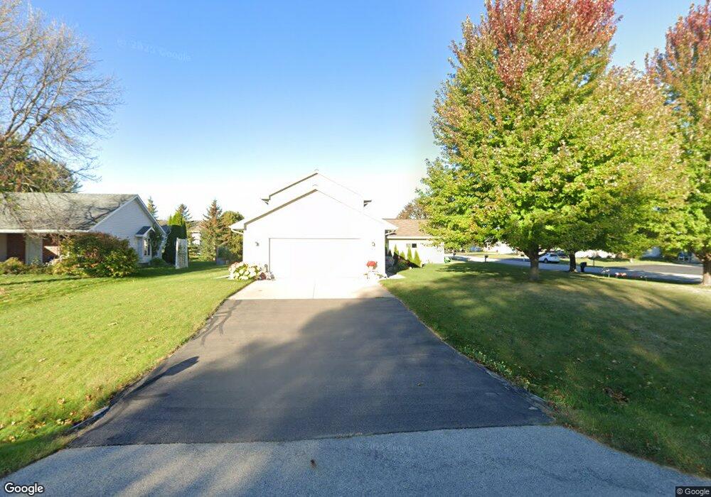 N515 Kingfisher Ct, Appleton, WI 54915 - photo 1