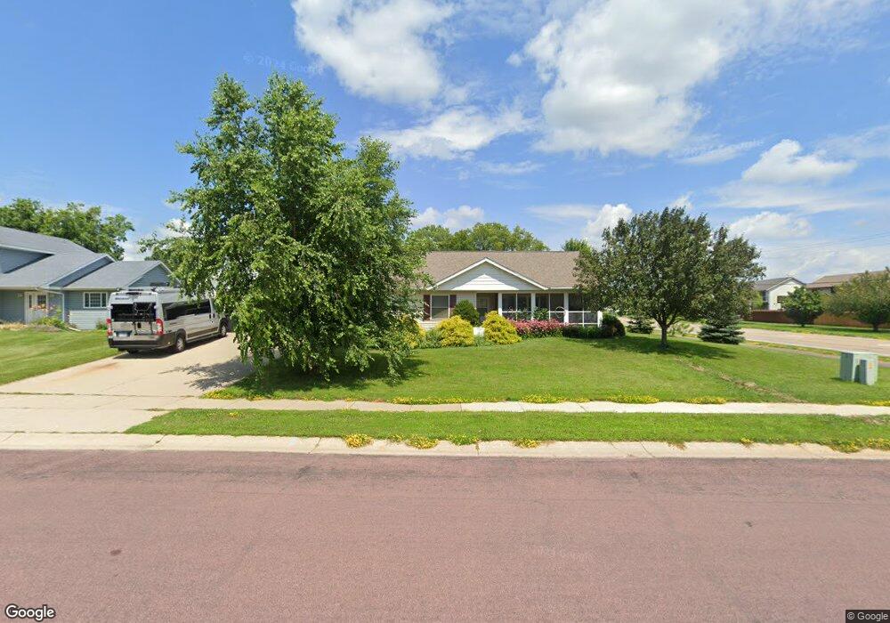 100 S Brook Cir, Mankato, MN 56001 - photo 1