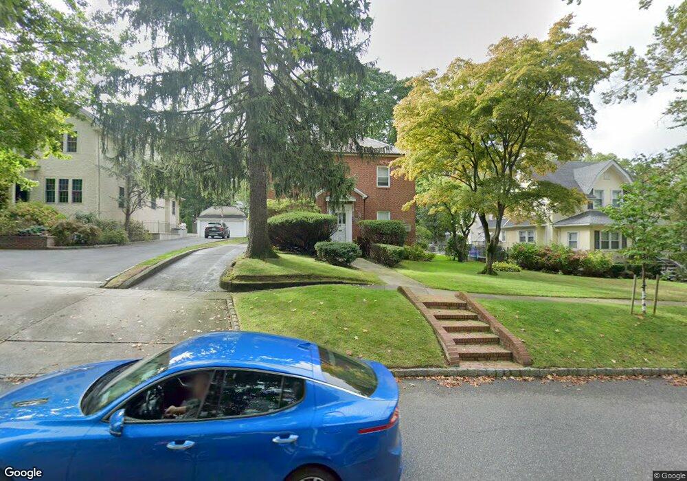 166 Schenck Ave, Great Neck, NY 11021 - photo 1