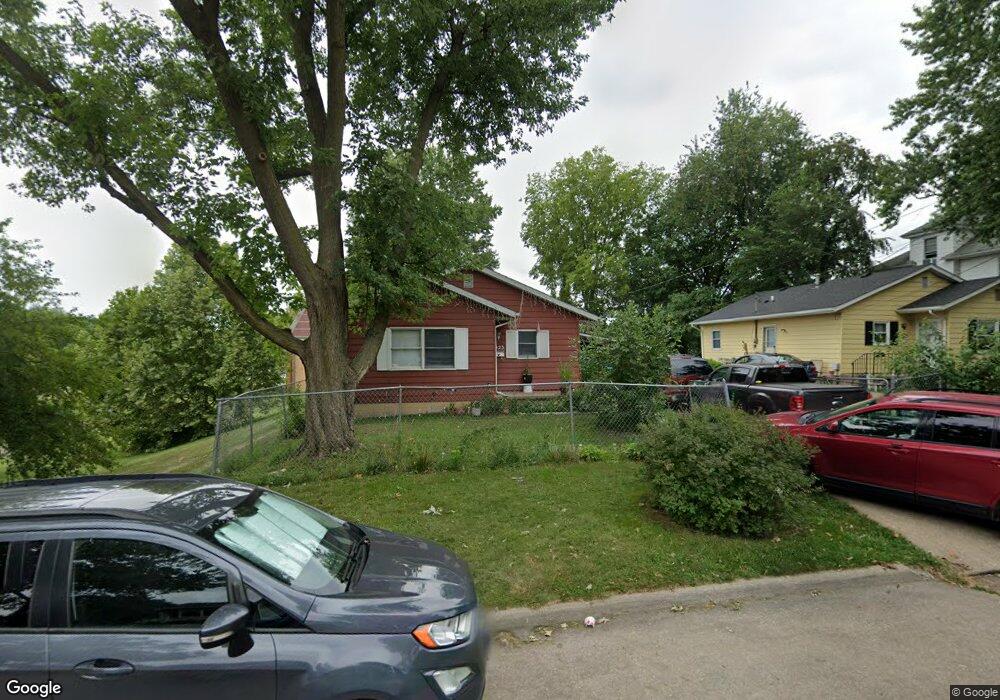 1023 W 13th St, Davenport, IA 52804 - photo 1