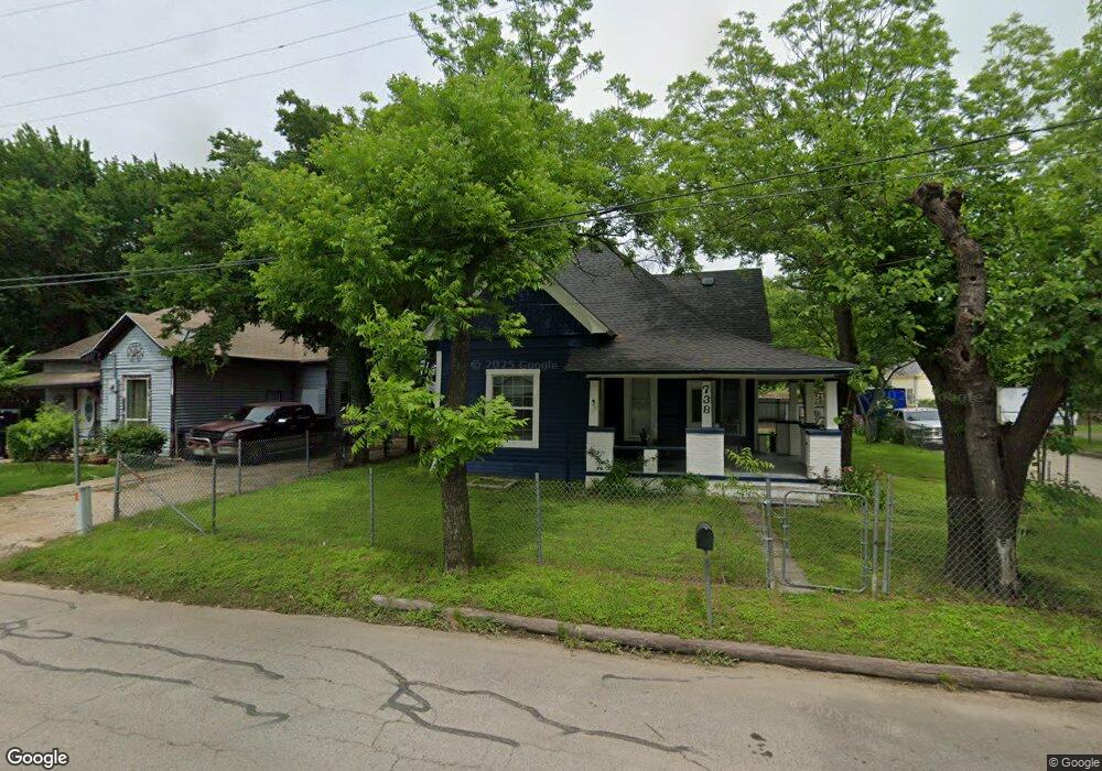 738 N Wilhite St, Cleburne, TX 76031 - photo 1