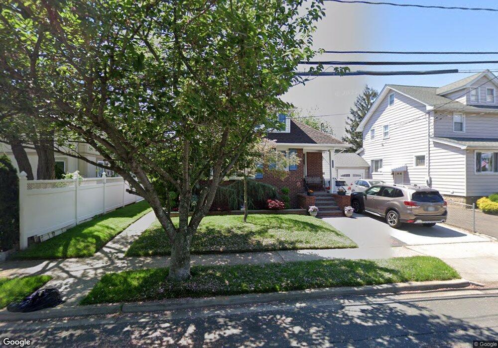 111 Lexington Ave, Franklin Square, NY 11010 - photo 1