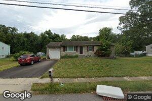 28 Woodside Dr, Howell, NJ 07731
