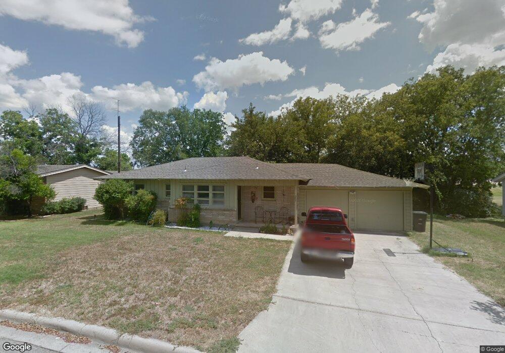 203 Circle Dr, Cleburne, TX 76033 - photo 1