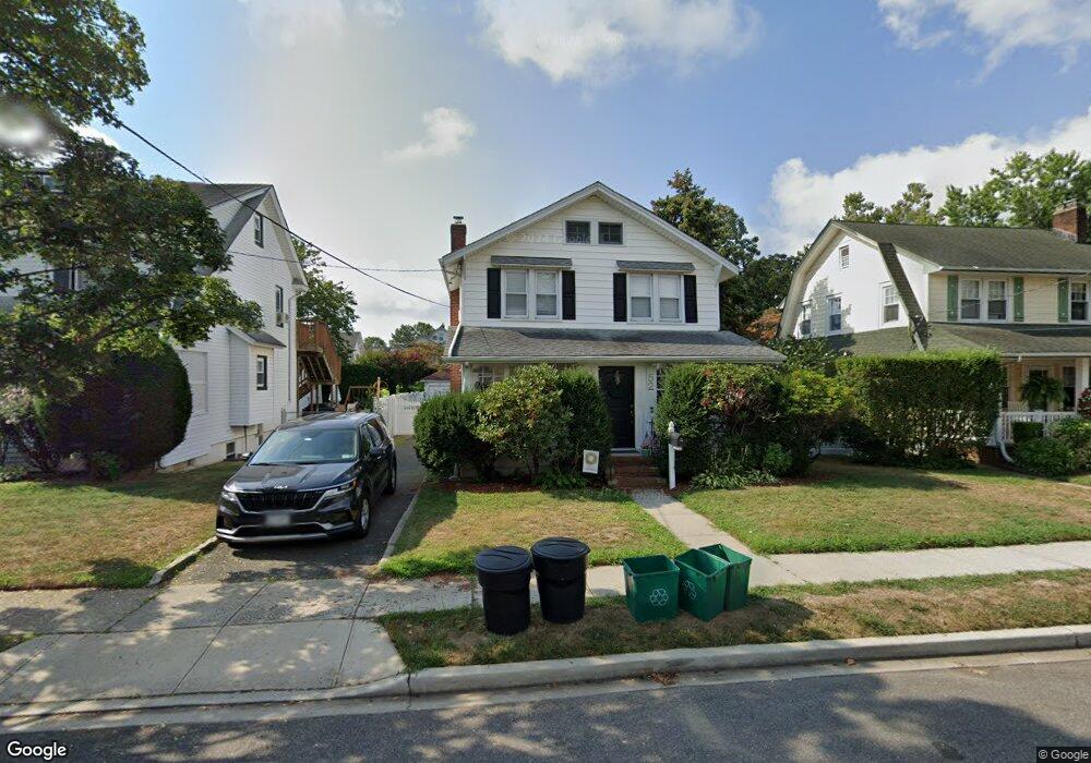 52 Jarvis Place, Lynbrook, NY 11563 - photo 1