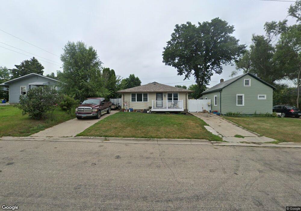 505 9th Ave SE, Jamestown, ND 58401 - photo 1