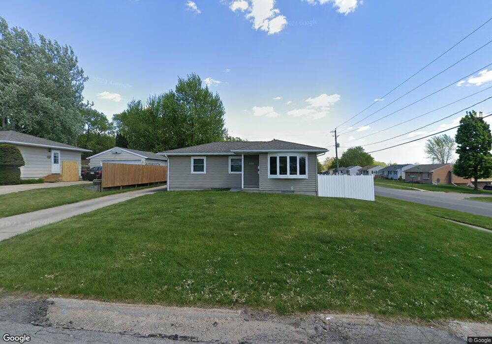 1297 S Hackett Rd, Waterloo, IA 50701 - photo 1