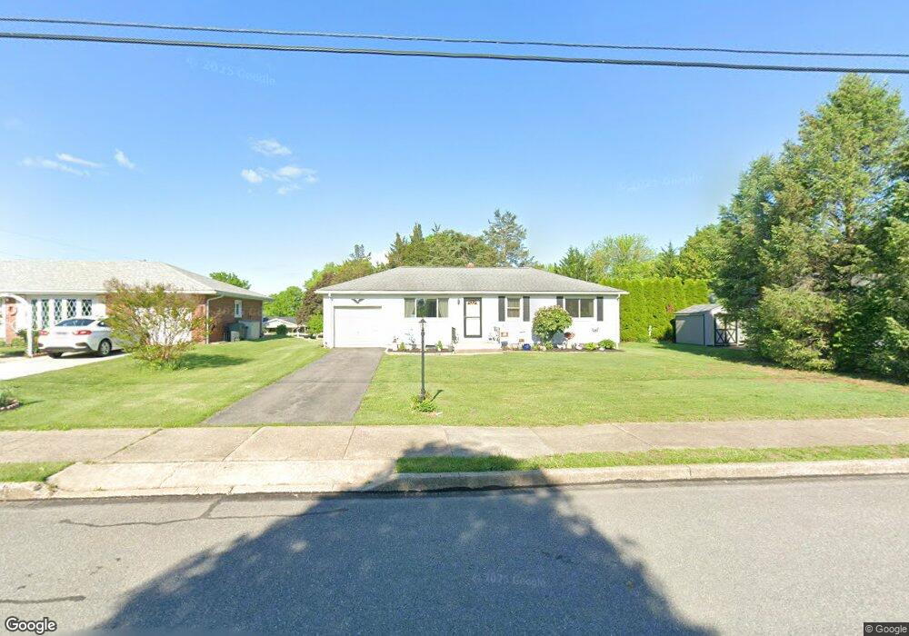 702 Chew St, Hamburg, PA 19526 - photo 1