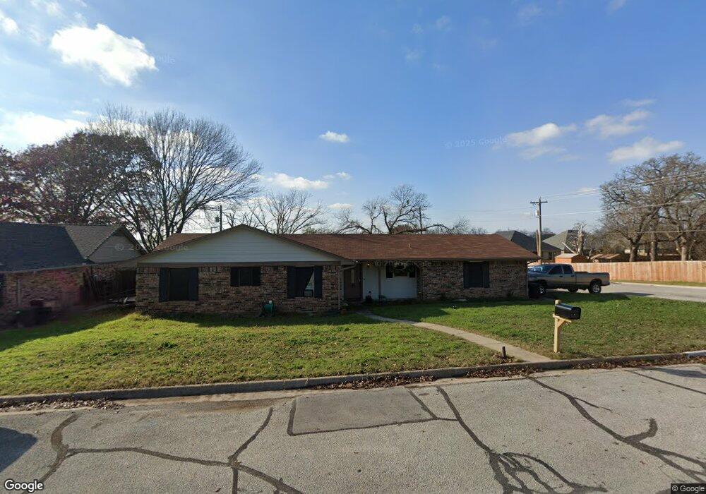 302 Cherry St, Weatherford, TX 76086 - photo 1