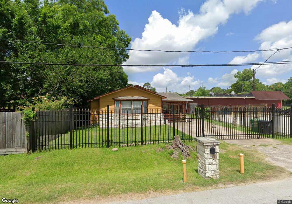 6909 Bethune Dr, Houston, TX 77091 - photo 1