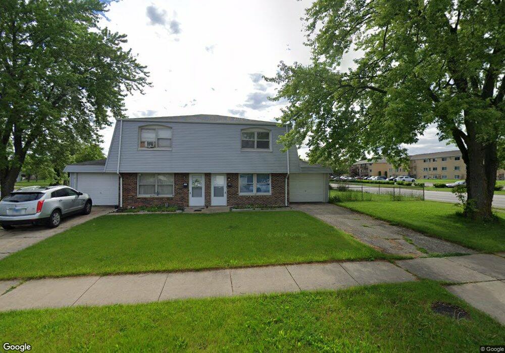 1215 N Elmwood Dr unit 17, Aurora, IL 60506 - photo 1