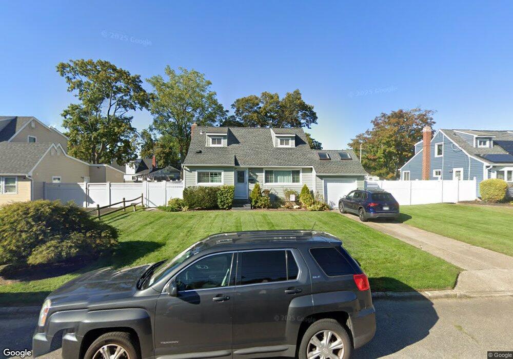 49 Hickory St, Central Islip, NY 11722 - photo 1