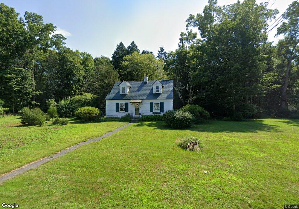 4 Griswold Ave, Old Lyme, CT 06371 - photo 1