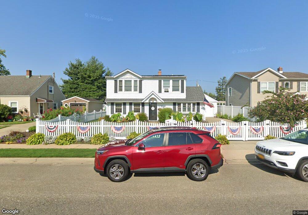 90 Ranch Ln, Levittown, NY 11756 - photo 1