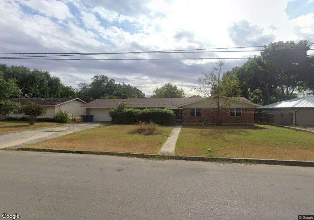 1376 Hillcrest Dr, New Braunfels, TX 78130 - photo 1