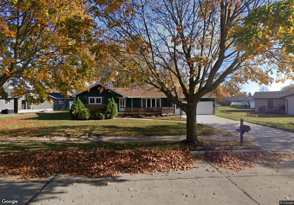 4513 Forest Hills Dr, Two Rivers, WI 54241 - photo 1