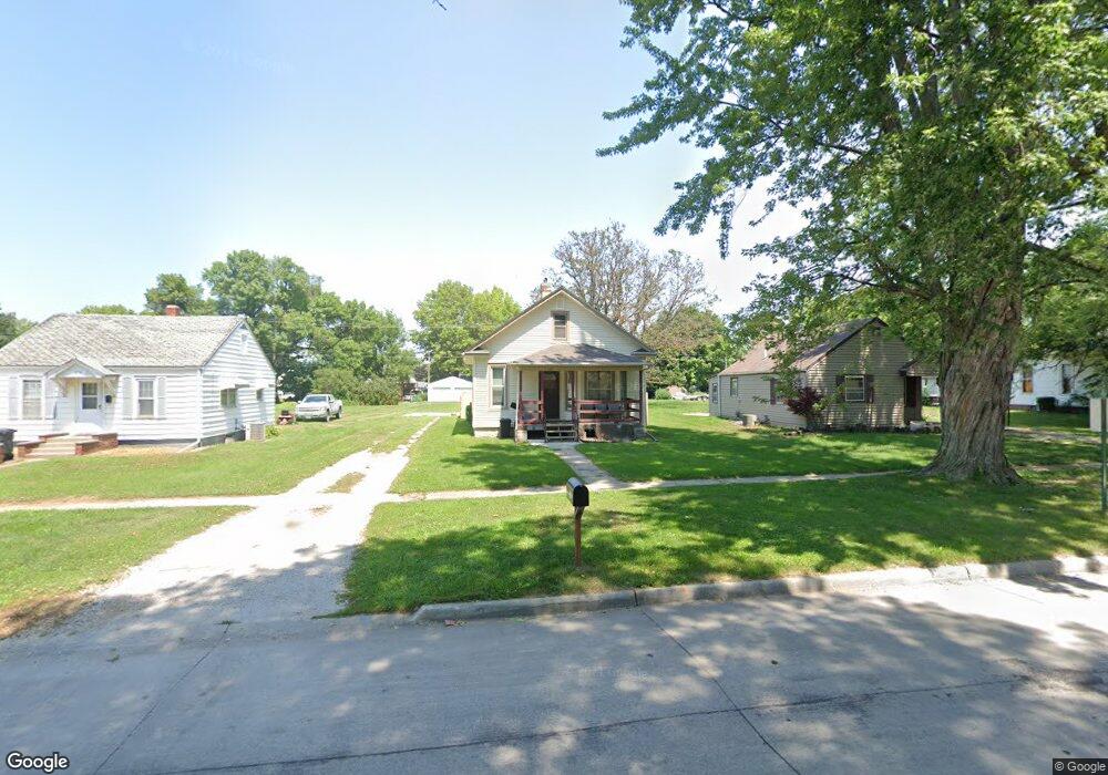 907 W Summit Ave, Shenandoah, IA 51601 - photo 1