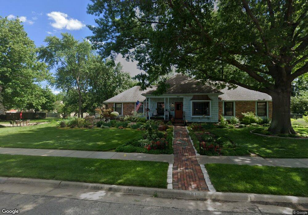 1917 SW 33rd St, Topeka, KS 66611 - photo 1