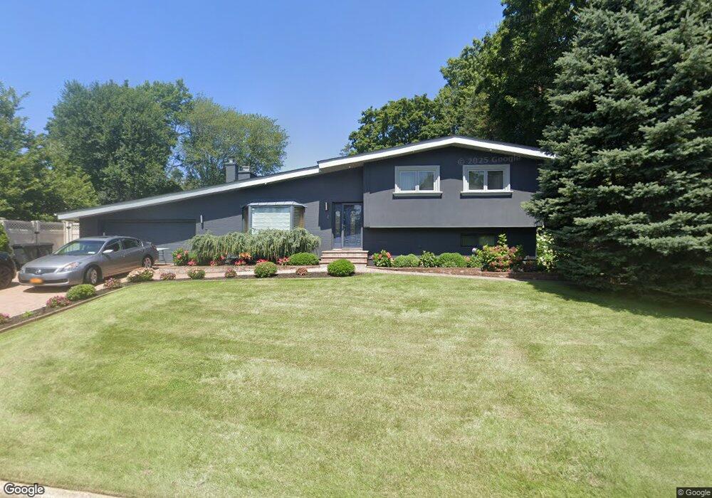 10 Edwards Ln, Glen Cove, NY 11542 - photo 1