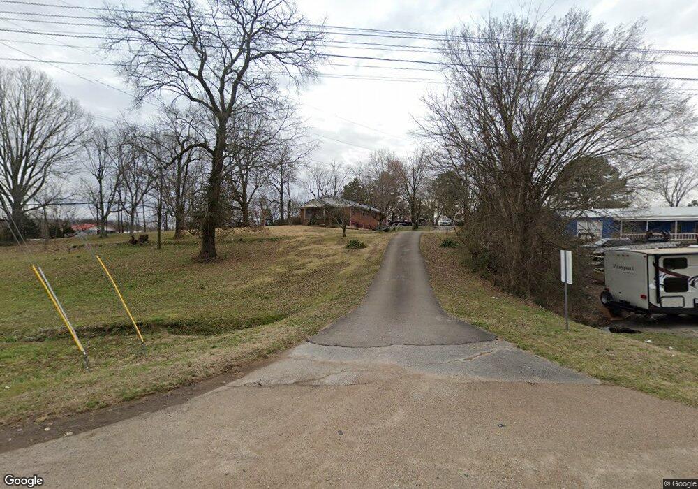 977 Squirrel Hollow Dr, Linden, TN 37096 - photo 1