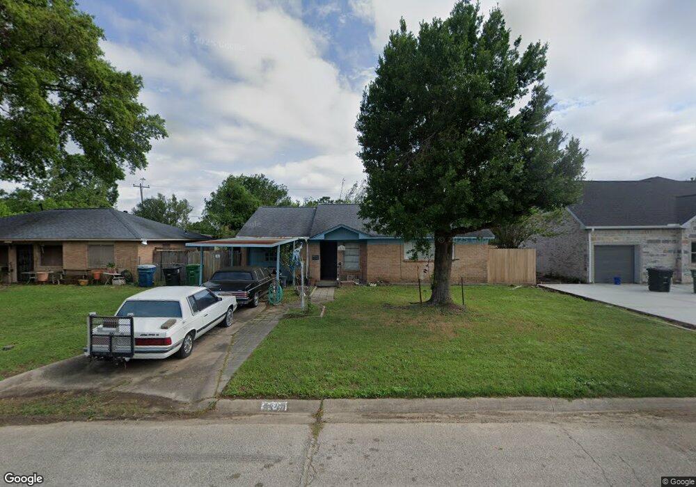5530 Maywood Dr, Houston, TX 77053 - photo 1
