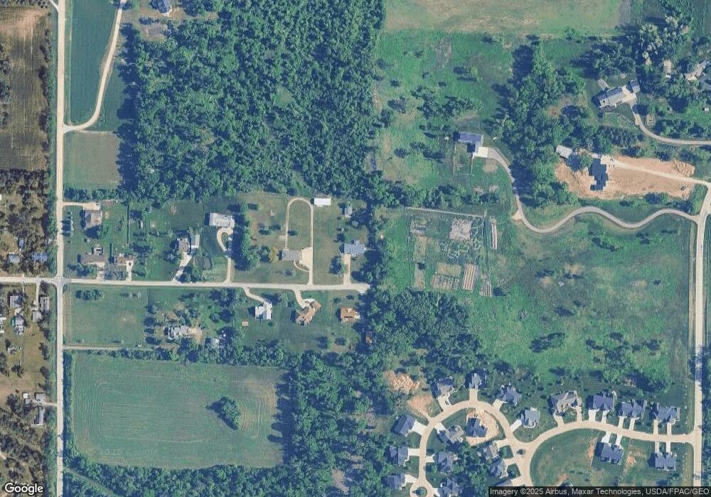 5200 Mcgowan Dr, Cedar Rapids, IA 52403 - photo 1