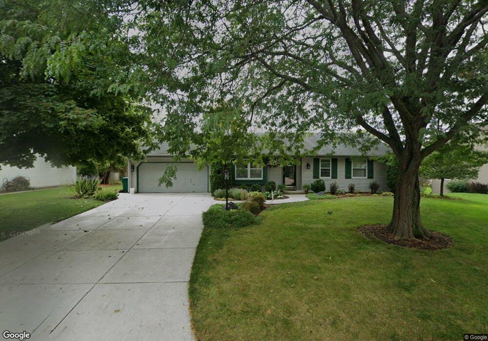 W160N10587 Fieldstone Pass, Germantown, WI 53022 - photo 1