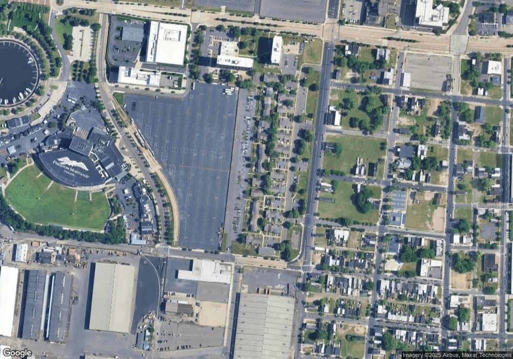 302 Royal Court Ln, Camden, NJ 08103 - photo 1