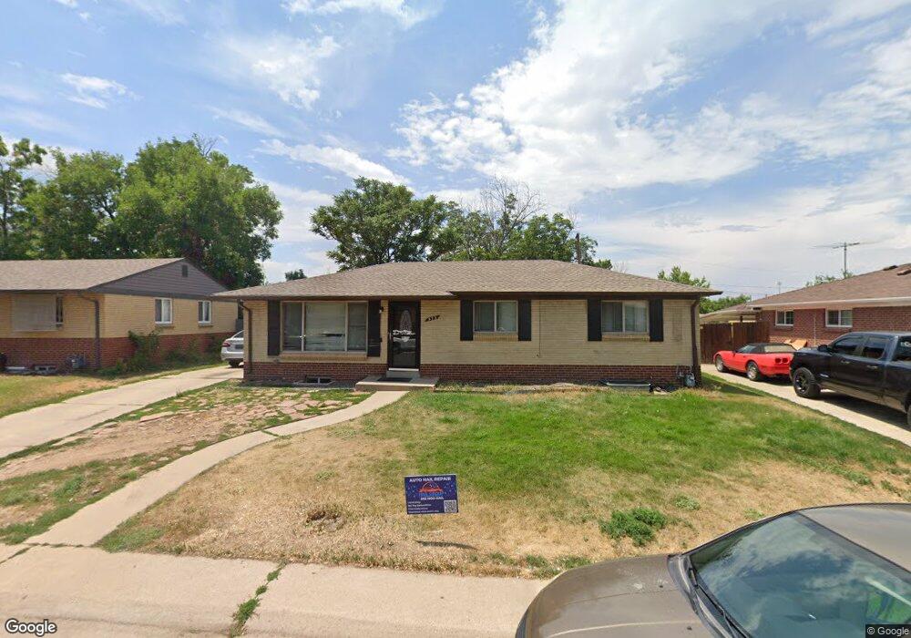 573 Elmira St, Aurora, CO 80010 - photo 1