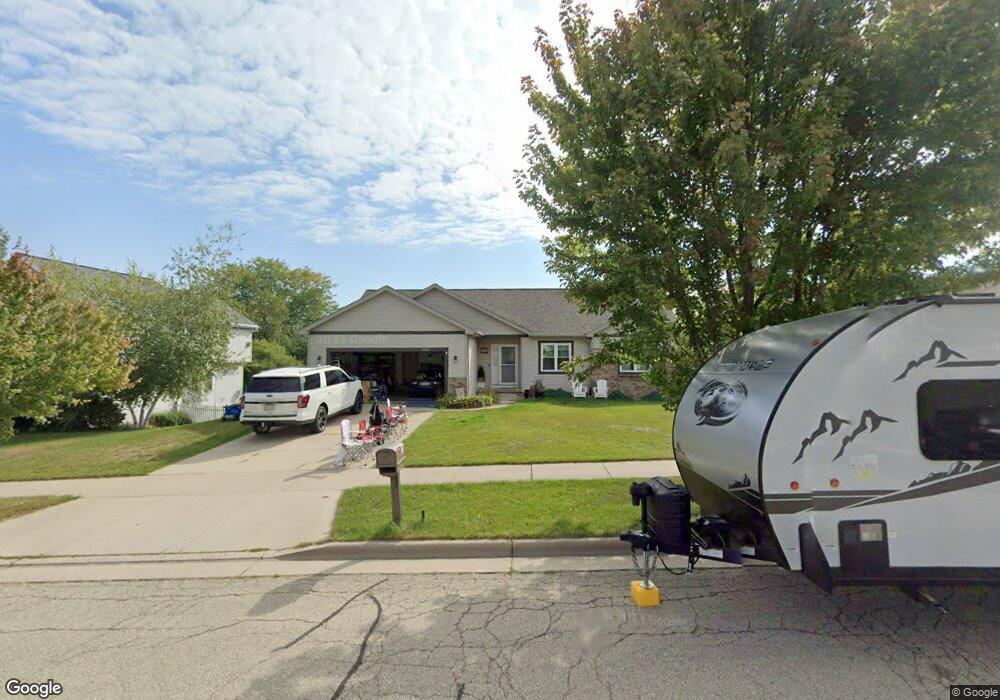 458 Oakwood Dr, Oregon, WI 53575 - photo 1