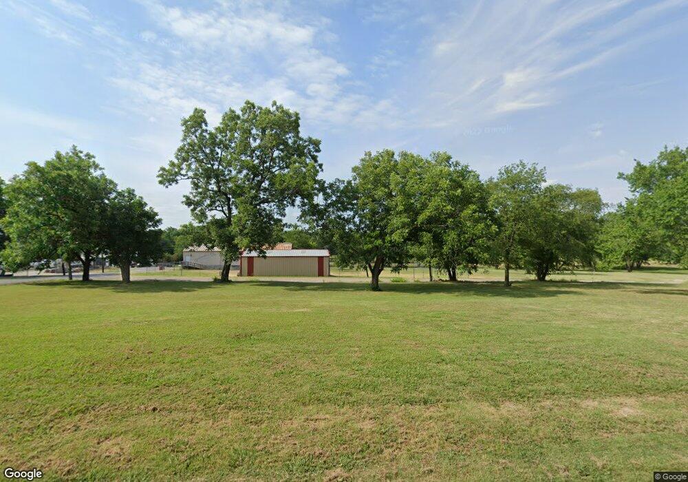305 W 2nd St, Bonham, TX 75418 - photo 1