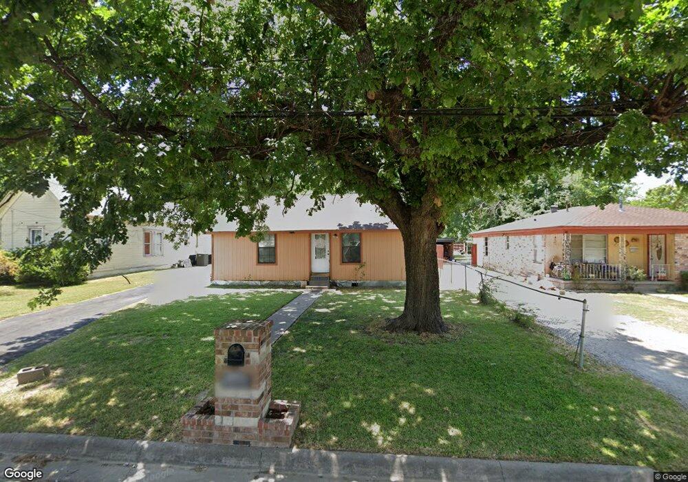 1424 Olive St, Gainesville, TX 76240 - photo 1